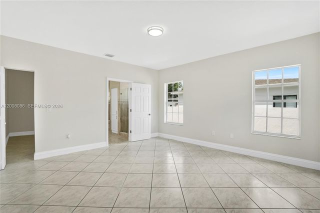 2850 NW 5th St, Miami, FL 33125