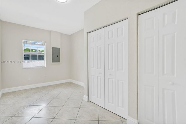 2850 NW 5th St, Miami, FL 33125