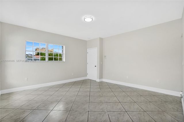 2850 NW 5th St, Miami, FL 33125