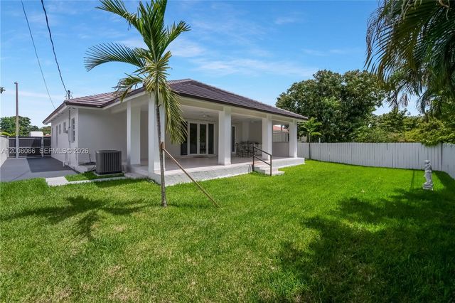 2850 NW 5th St, Miami, FL 33125