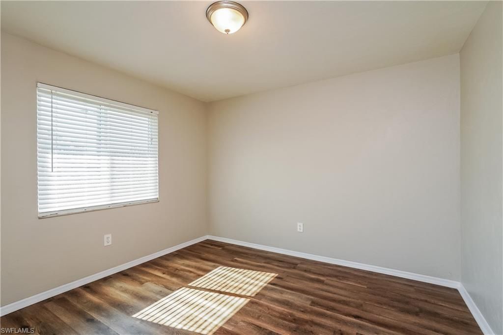 Image 10 of property listing at 1437 SE 14th TER, Cape Coral, FL 33990