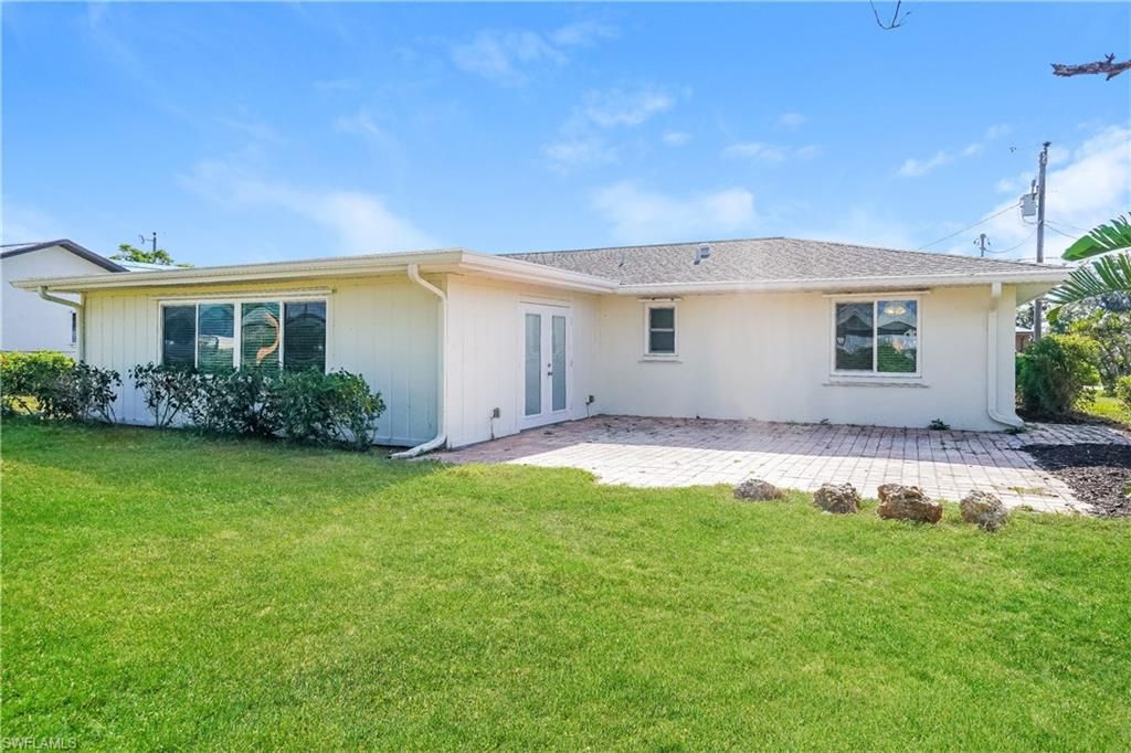 Image 14 of property listing at 1437 SE 14th TER, Cape Coral, FL 33990
