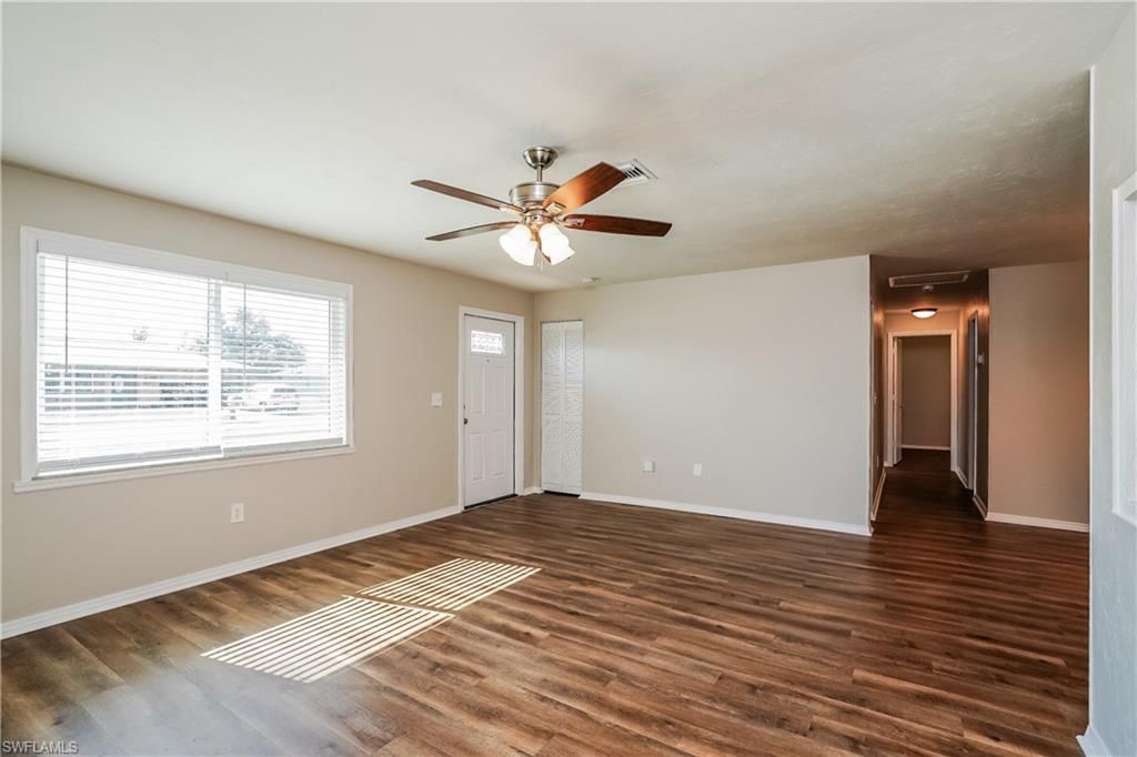 Image 2 of property listing at 1437 SE 14th TER, Cape Coral, FL 33990