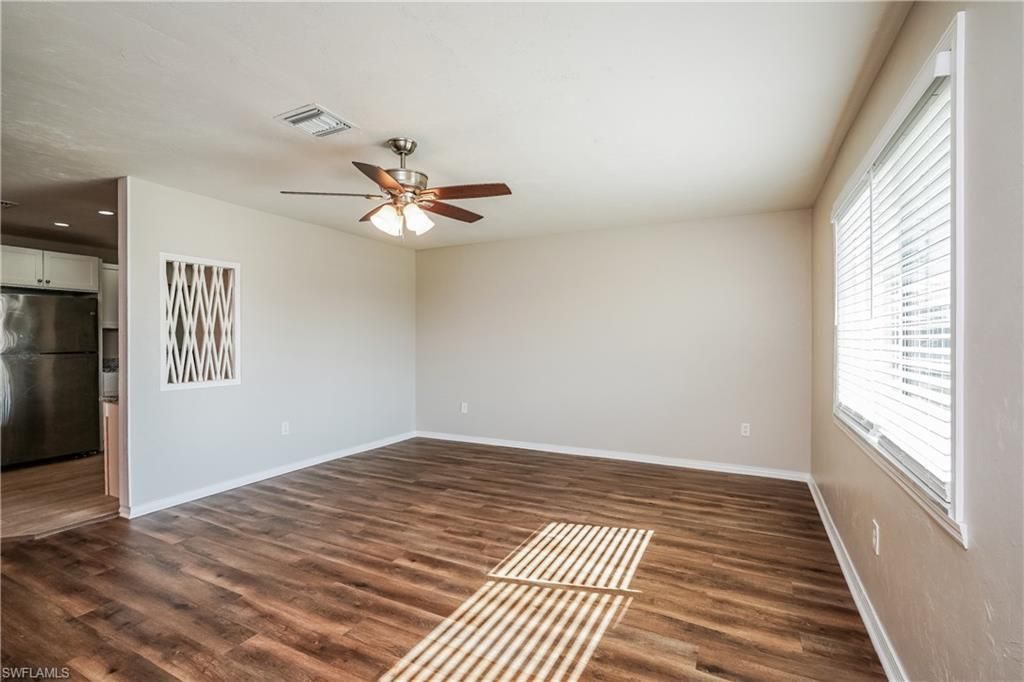 Image 7 of property listing at 1437 SE 14th TER, Cape Coral, FL 33990
