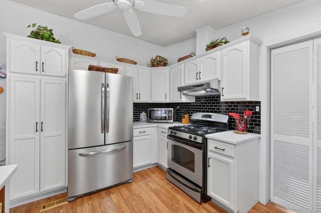 32 2nd Drive, Hyde Park, NY 12538