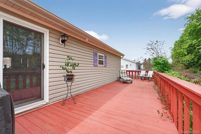 32 2nd Drive, Hyde Park, NY 12538