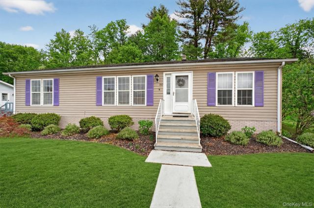 32 2nd Drive, Hyde Park, NY 12538