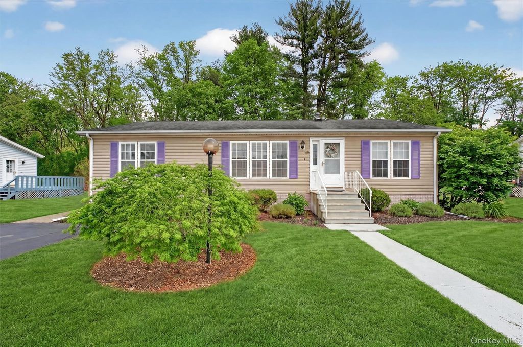 32 2nd Drive, Hyde Park, NY 12538