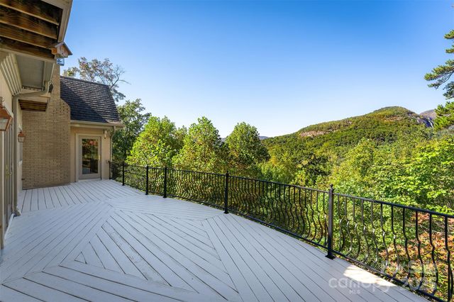 345 Hawks Nest Trail, Lake Lure, NC 28746