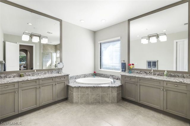 9469 Greenleigh CT, Naples, FL 34120