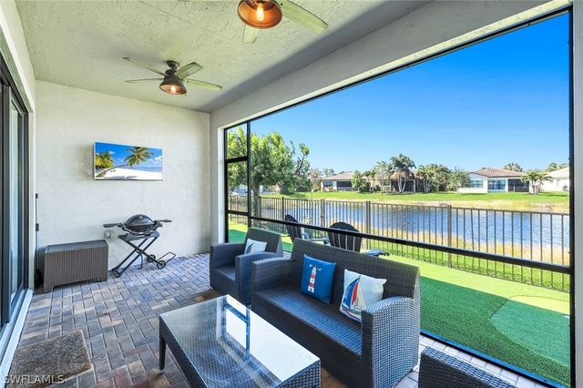 9469 Greenleigh CT, Naples, FL 34120