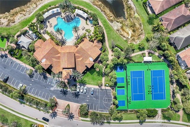 9469 Greenleigh CT, Naples, FL 34120