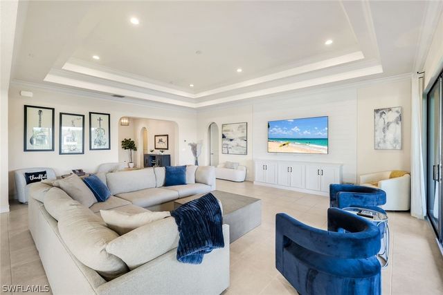 9469 Greenleigh CT, Naples, FL 34120