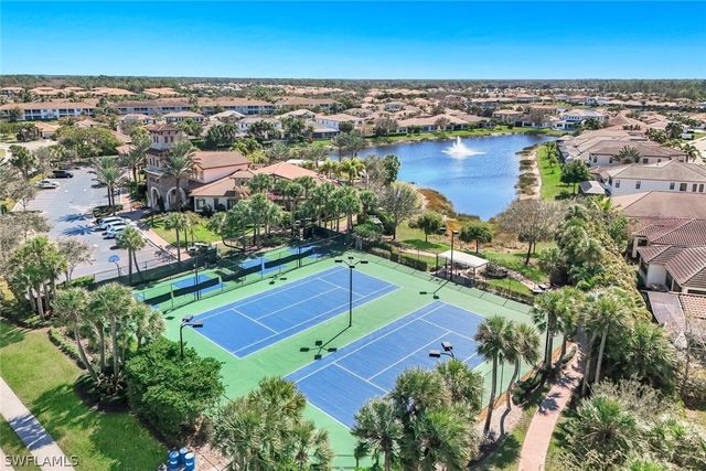 9469 Greenleigh CT, Naples, FL 34120