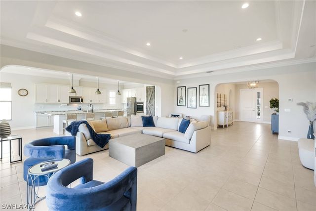 9469 Greenleigh CT, Naples, FL 34120