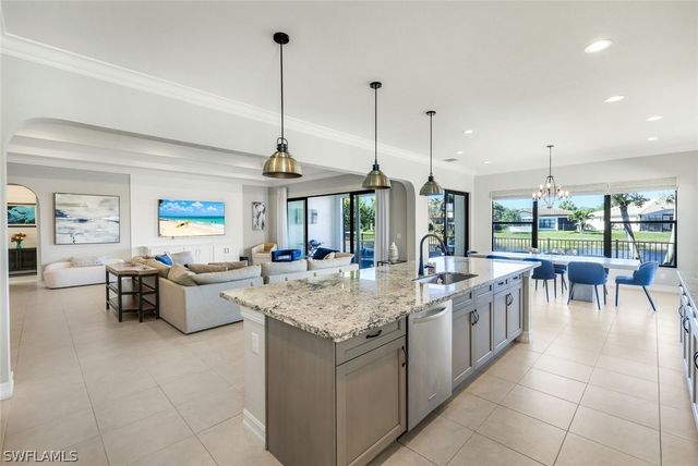 9469 Greenleigh CT, Naples, FL 34120