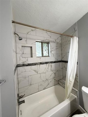 4811 Oakland Street 12, Houston, TX 77023