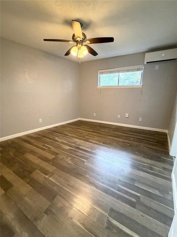 4811 Oakland Street 12, Houston, TX 77023