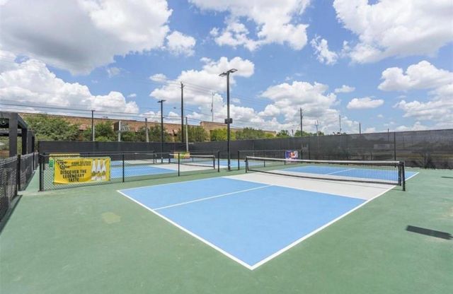 4811 Oakland Street 12, Houston, TX 77023