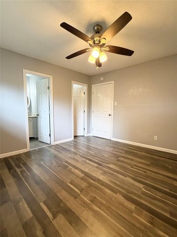 4811 Oakland Street 12, Houston, TX 77023