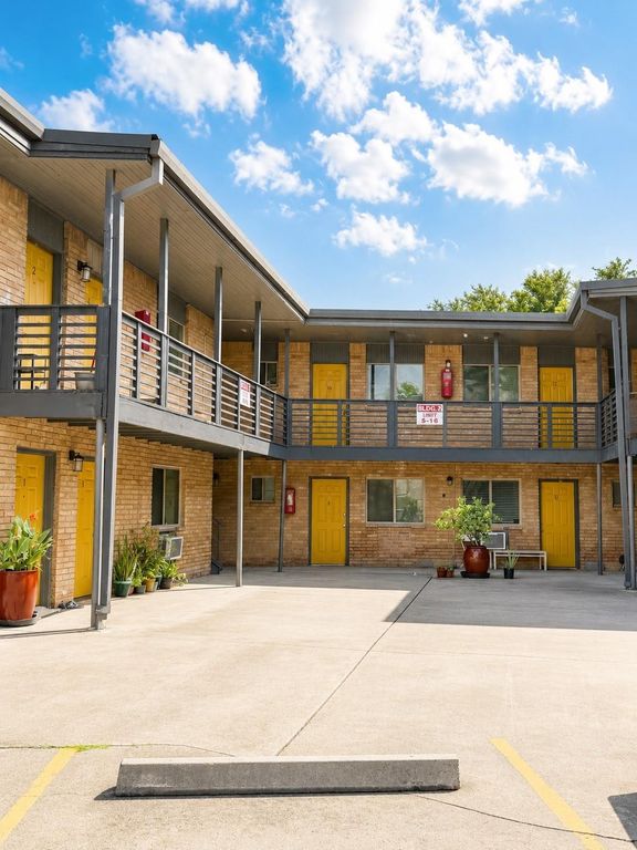 4811 Oakland Street 12, Houston, TX 77023