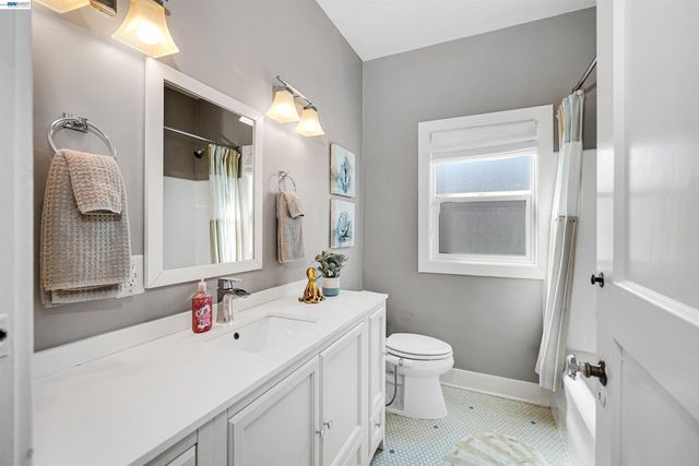 250 Cherrywood Ave, San Leandro, CA 94577