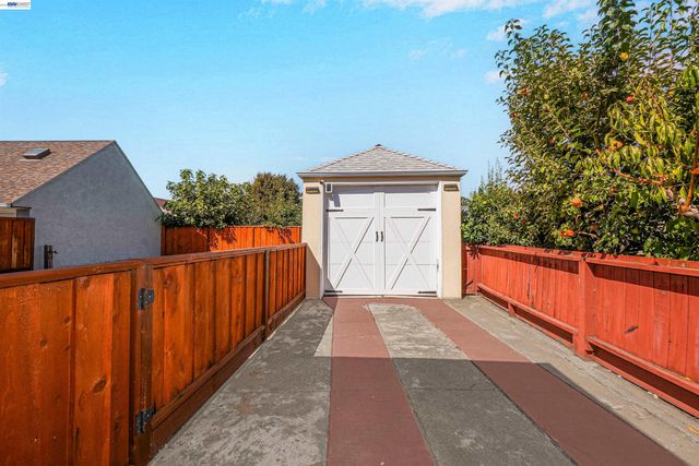 250 Cherrywood Ave, San Leandro, CA 94577