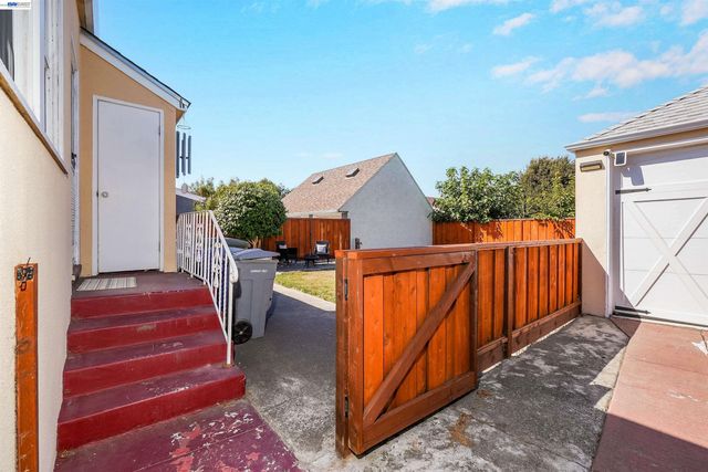 250 Cherrywood Ave, San Leandro, CA 94577