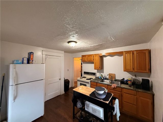 346 Mercer St, City Of But Ne, PA 16001