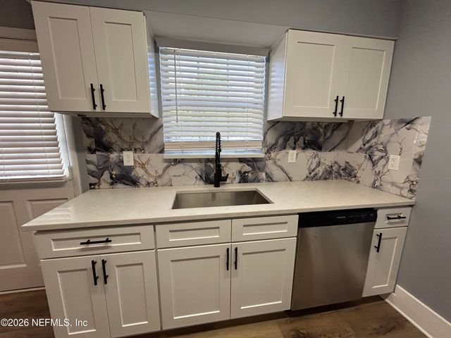 7069 PERKE Drive, Jacksonville, FL 32210