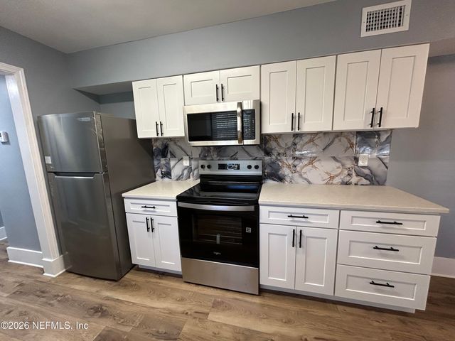 7069 PERKE Drive, Jacksonville, FL 32210