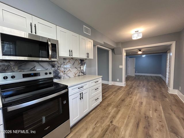 7069 PERKE Drive, Jacksonville, FL 32210