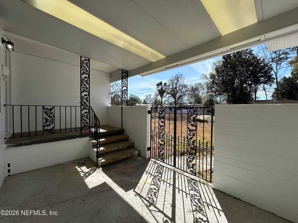 7069 PERKE Drive, Jacksonville, FL 32210