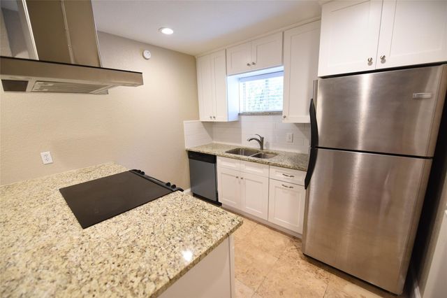 4206 Hawthorne Avenue 102, Dallas, TX 75219