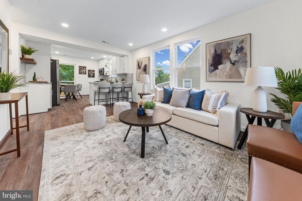 Image 2 of property listing at 9619 HARDING AVE, Baltimore, MD 21234