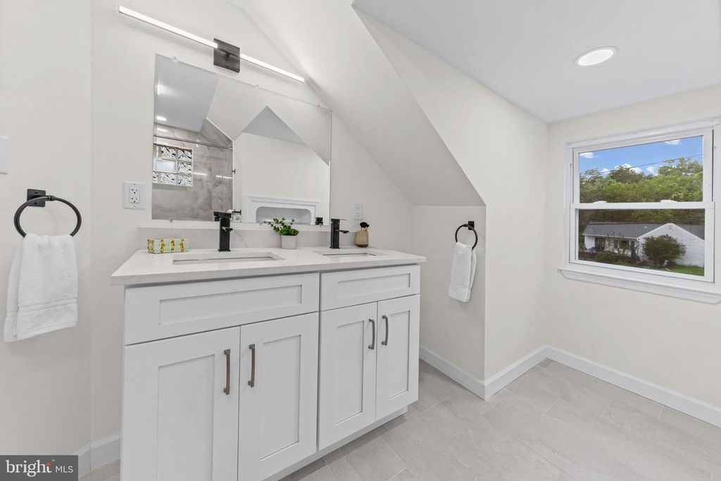 Image 22 of property listing at 9619 HARDING AVE, Baltimore, MD 21234