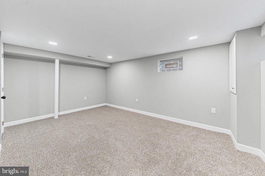 Image 25 of property listing at 9619 HARDING AVE, Baltimore, MD 21234