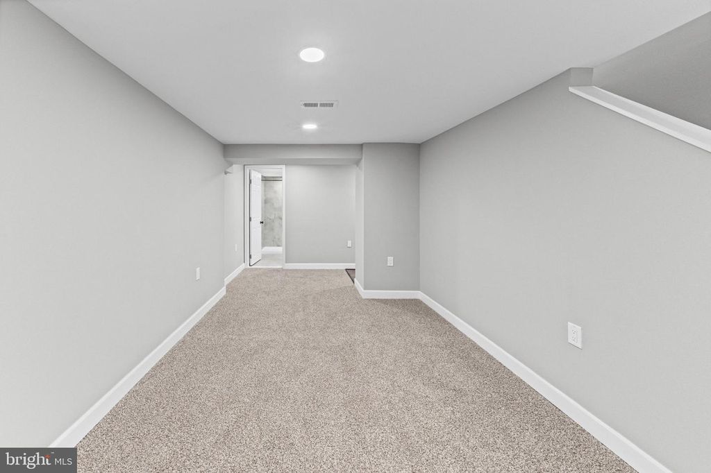 Image 28 of property listing at 9619 HARDING AVE, Baltimore, MD 21234
