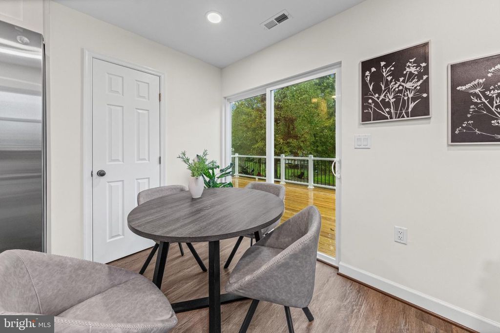 Image 7 of property listing at 9619 HARDING AVE, Baltimore, MD 21234