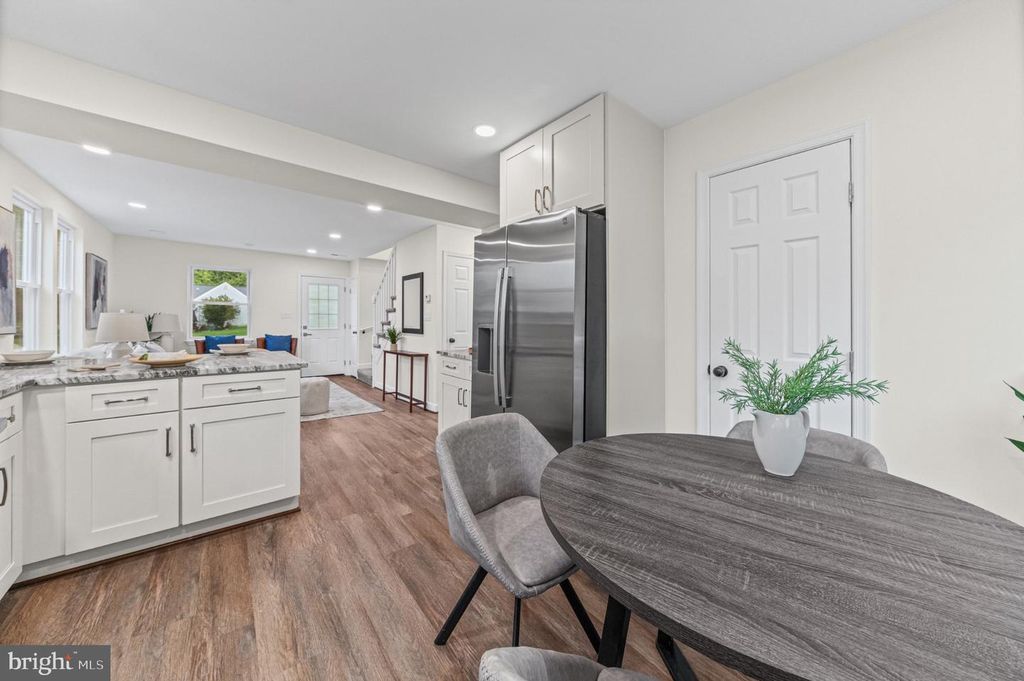 Image 8 of property listing at 9619 HARDING AVE, Baltimore, MD 21234