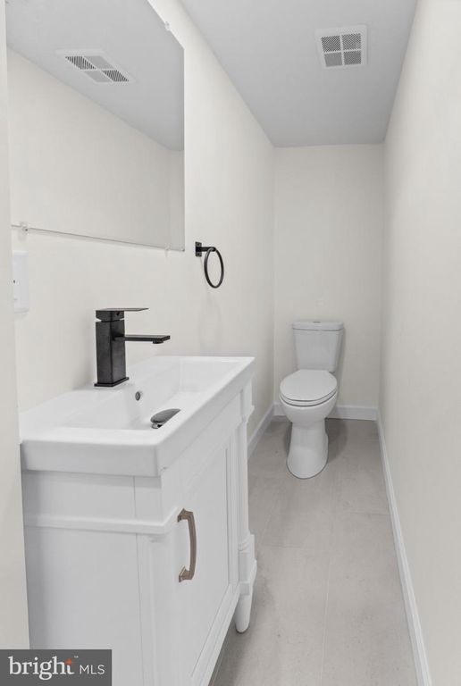 Image 9 of property listing at 9619 HARDING AVE, Baltimore, MD 21234