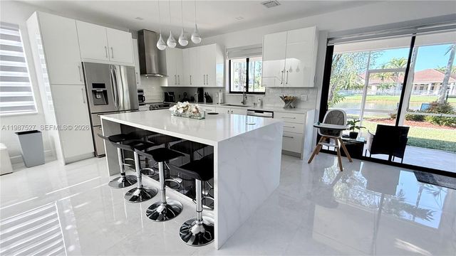 1392 Canary Island Dr 0, Weston, FL 33327