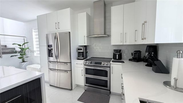 1392 Canary Island Dr 0, Weston, FL 33327