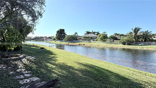 1392 Canary Island Dr 0, Weston, FL 33327