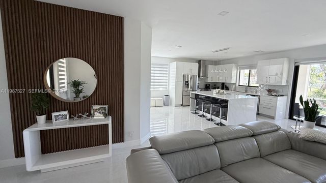 1392 Canary Island Dr 0, Weston, FL 33327