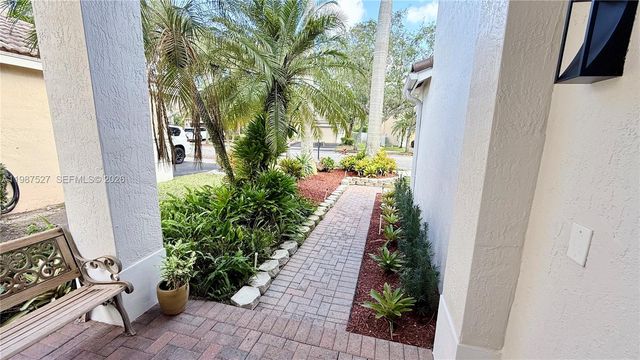 1392 Canary Island Dr 0, Weston, FL 33327