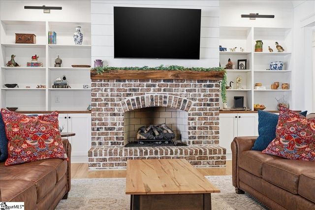 724 Red Hill Road, Pickens, SC 29671