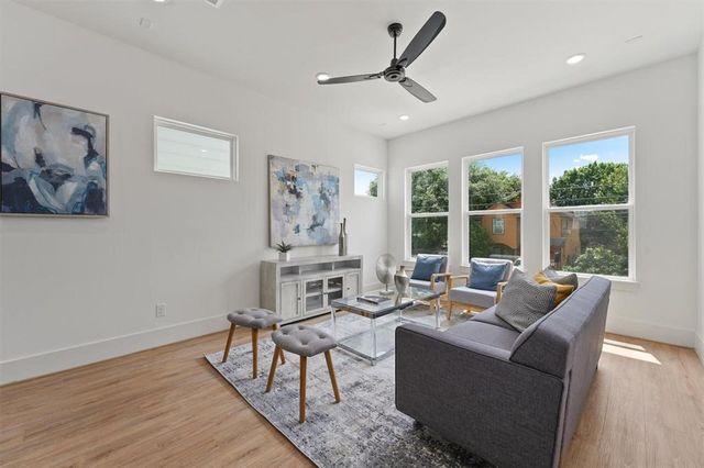 1207 Cavalcade Street B, Houston, TX 77009