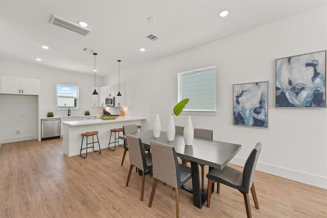 1207 Cavalcade Street B, Houston, TX 77009