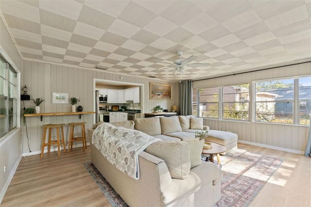 1215 E LAMBRIGHT STREET, Tampa, FL 33604